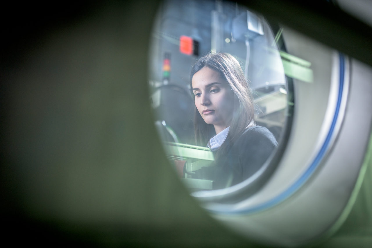 Corporate-Fotografie: Mitarbeitende des VDMA im Arbeitsumfeld, fotografiert von Marc Wittenborn.